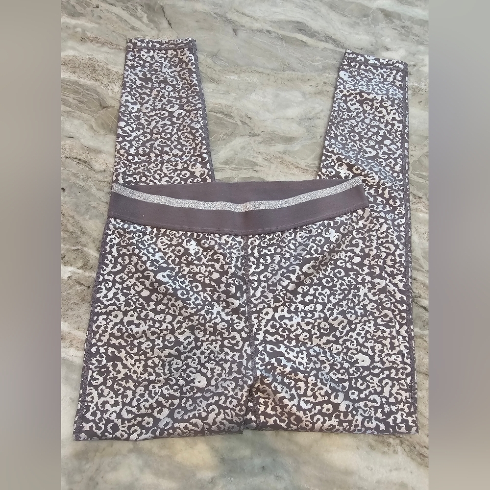 NWOT! Mono B Grey Snakeskin Print Leggings Grey Silver athletic XL
